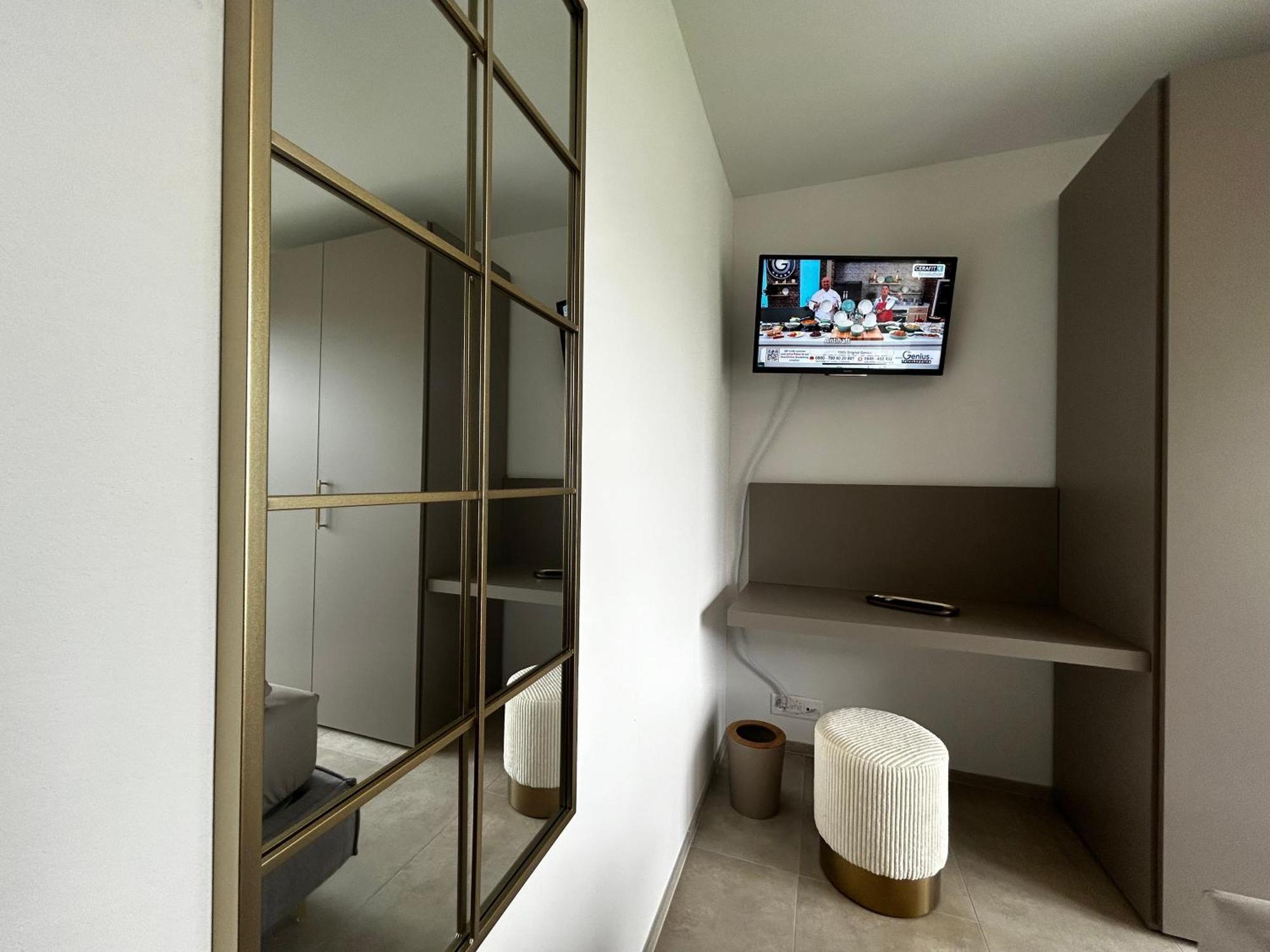 Family Apartment, Near The Beach Whit Private Park Locarno Exterior foto